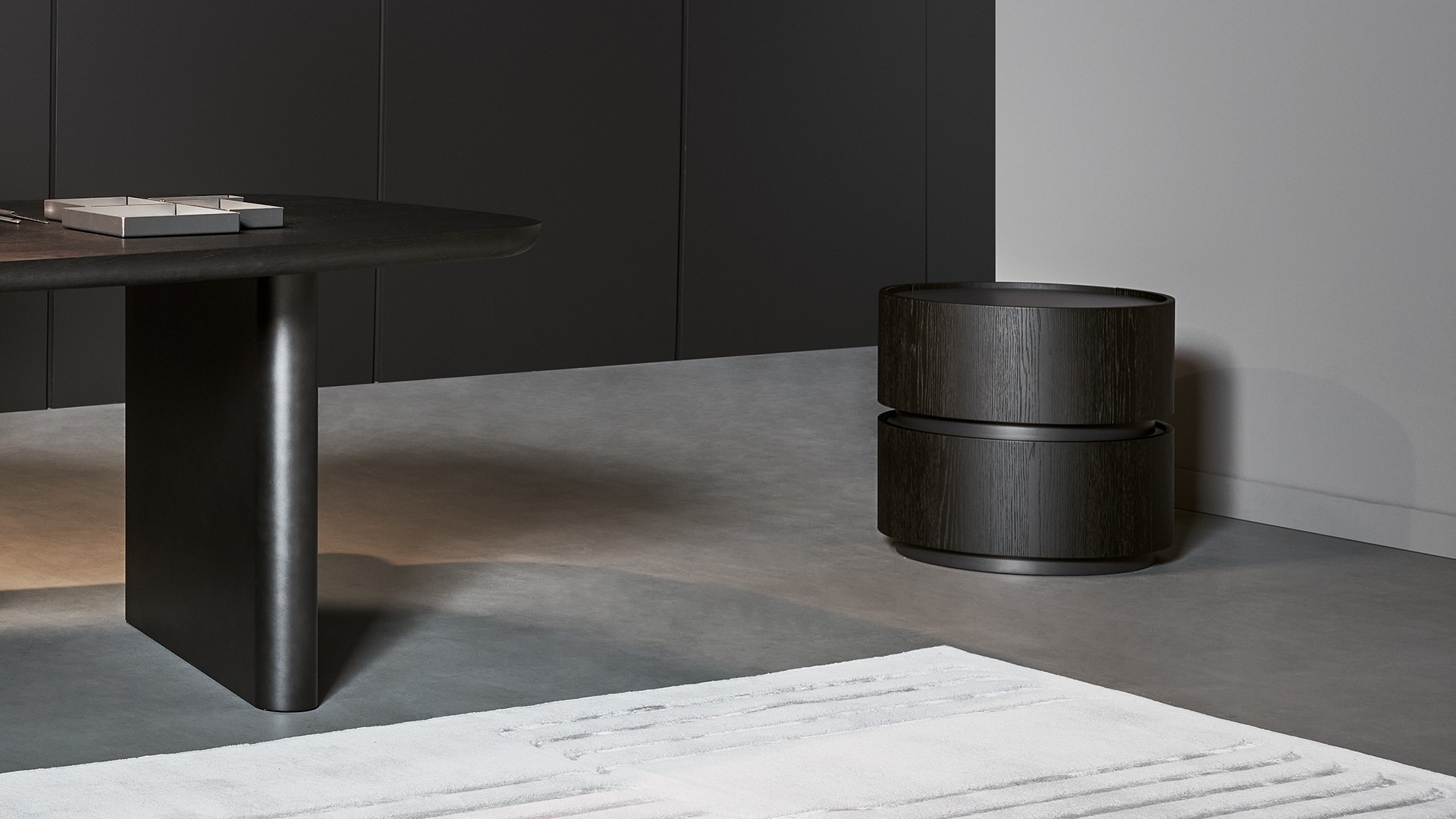 bonaldo-executive-moneypenny-main-slider-04