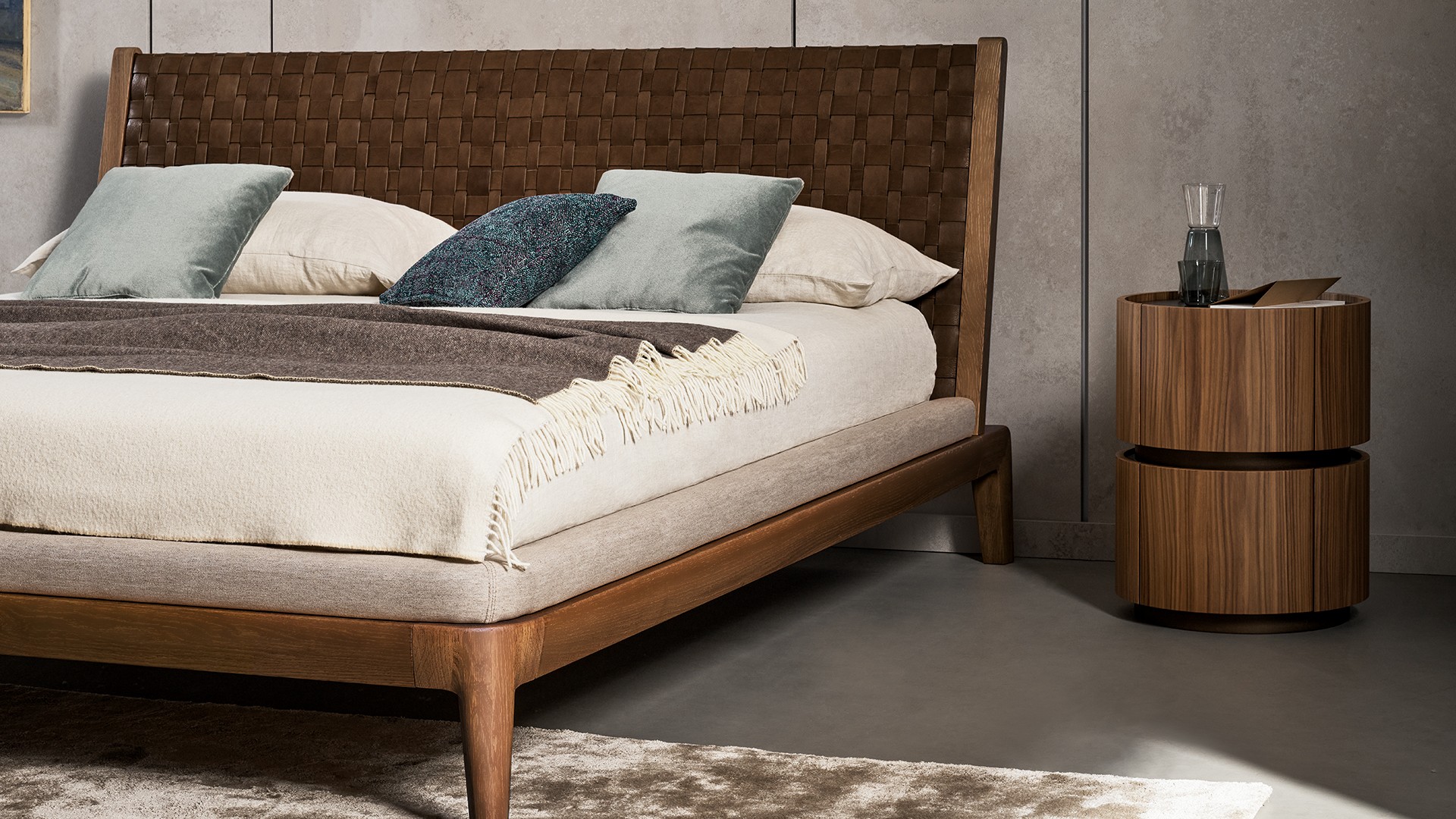 bonaldo-executive-moneypenny-main-slider-08