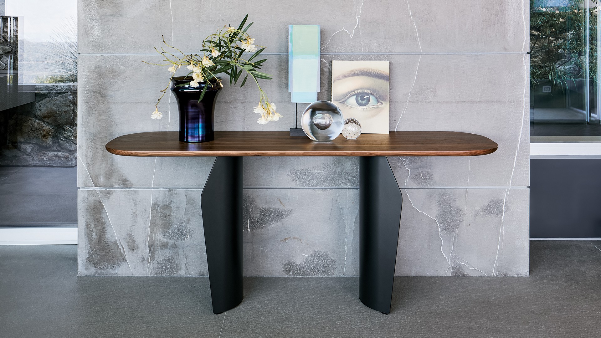 bonaldo-console-flame-console-main-slider