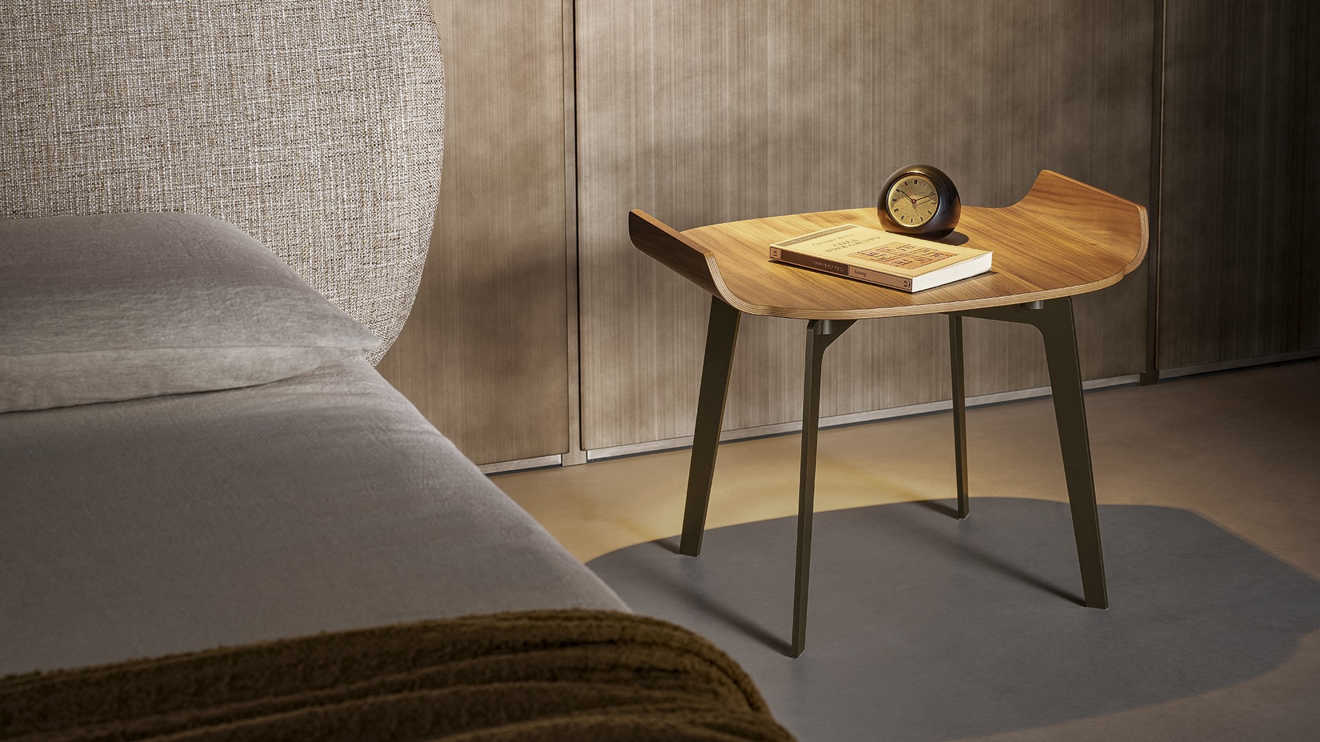 bonaldo-complementi-letti-olos-bedside-table-main-slider-01